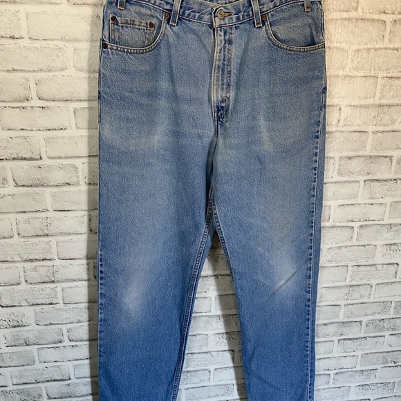 Men’s Levis 509 Relaxed Straight Fit jeans - Picture 3 of 11